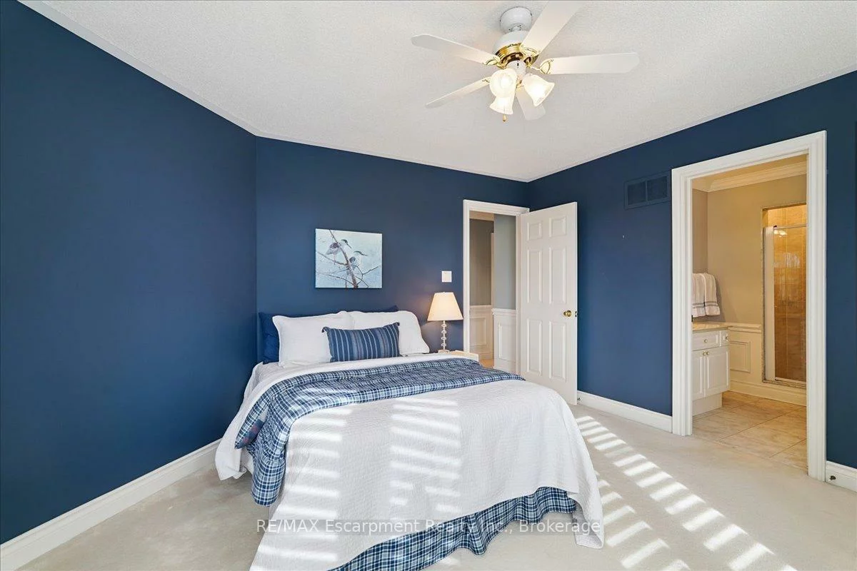 2303, Hill Ridge, 1022 - WT West Oak Trails, Oakville