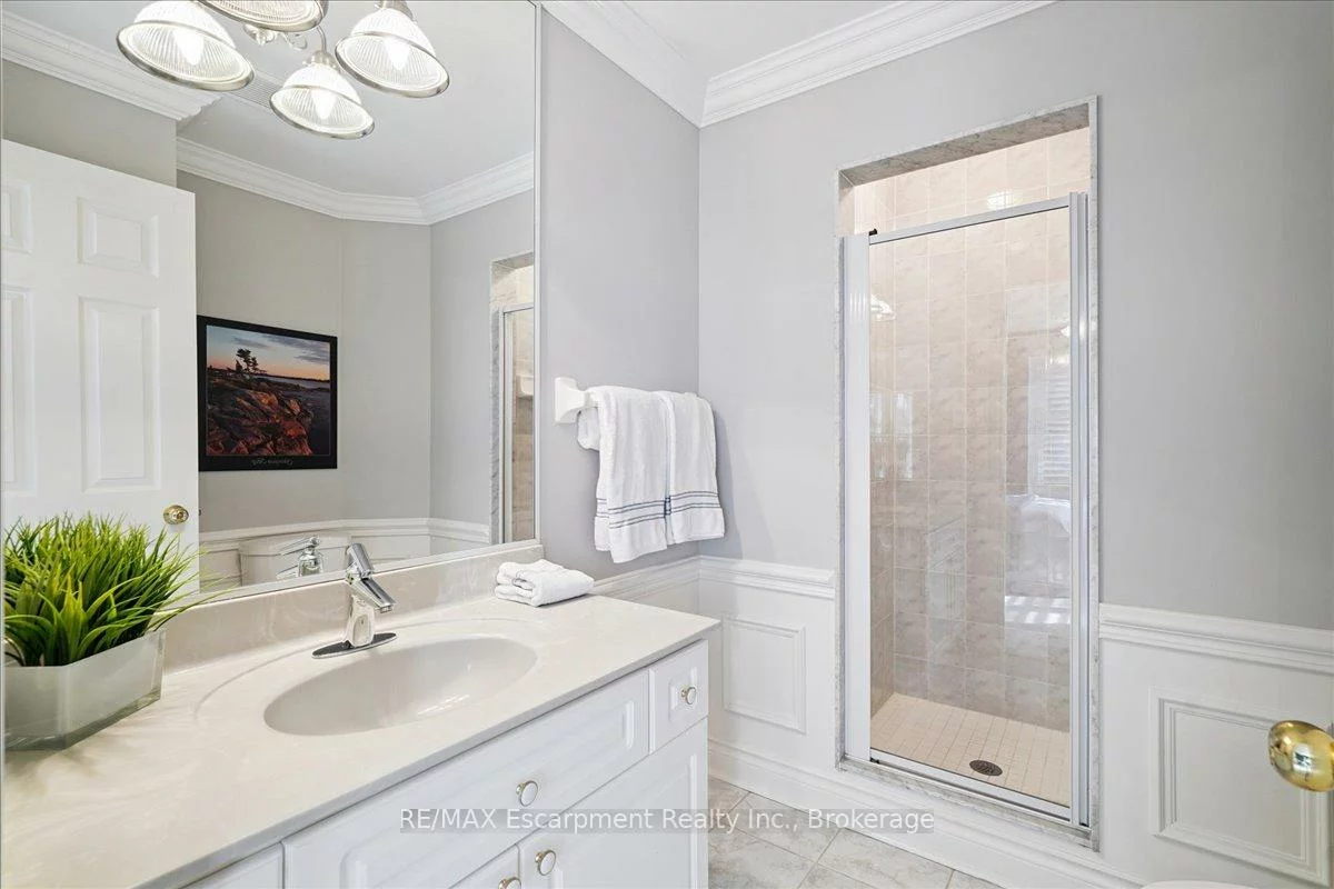 2303, Hill Ridge, 1022 - WT West Oak Trails, Oakville