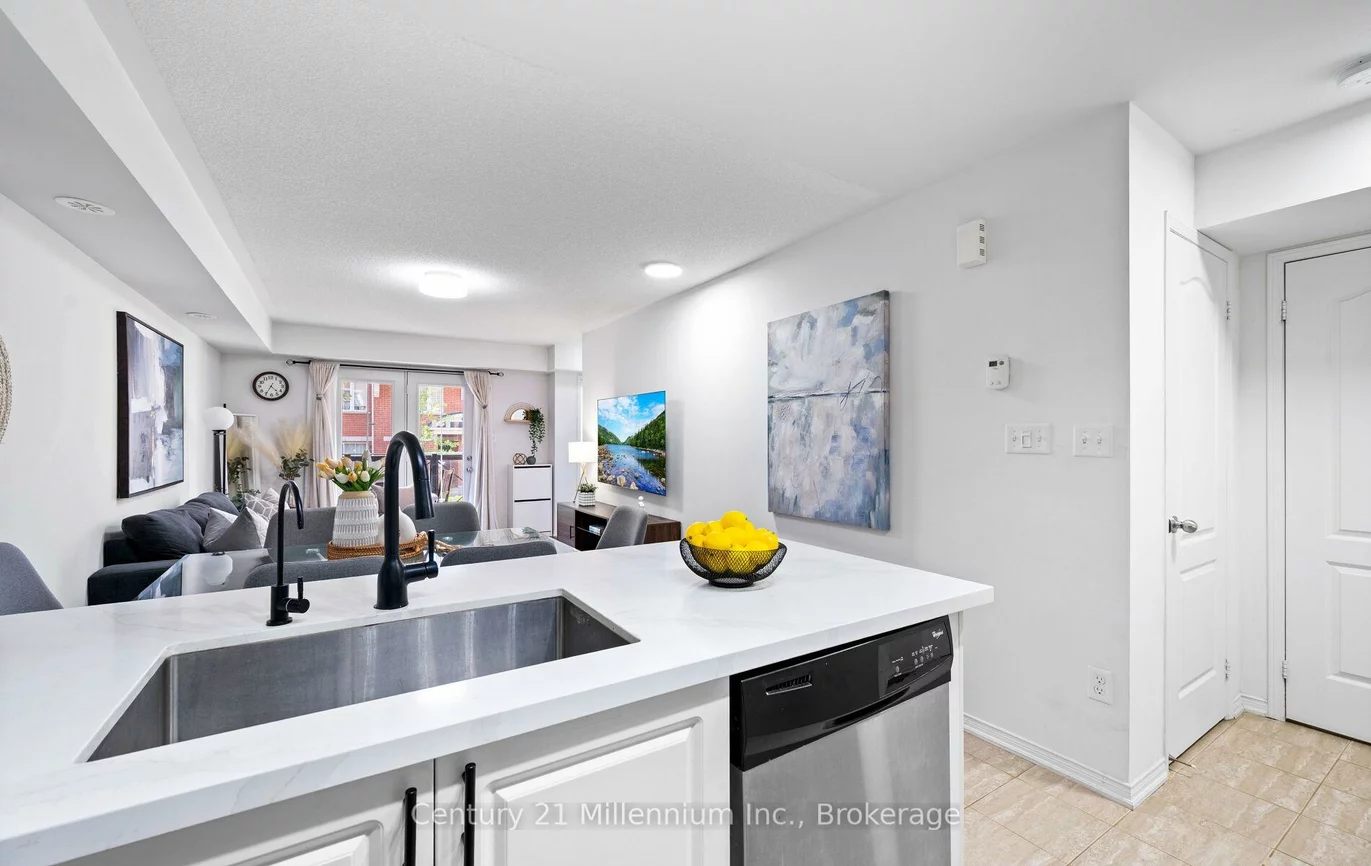 2460, Post, 1015 - RO River Oaks, Oakville