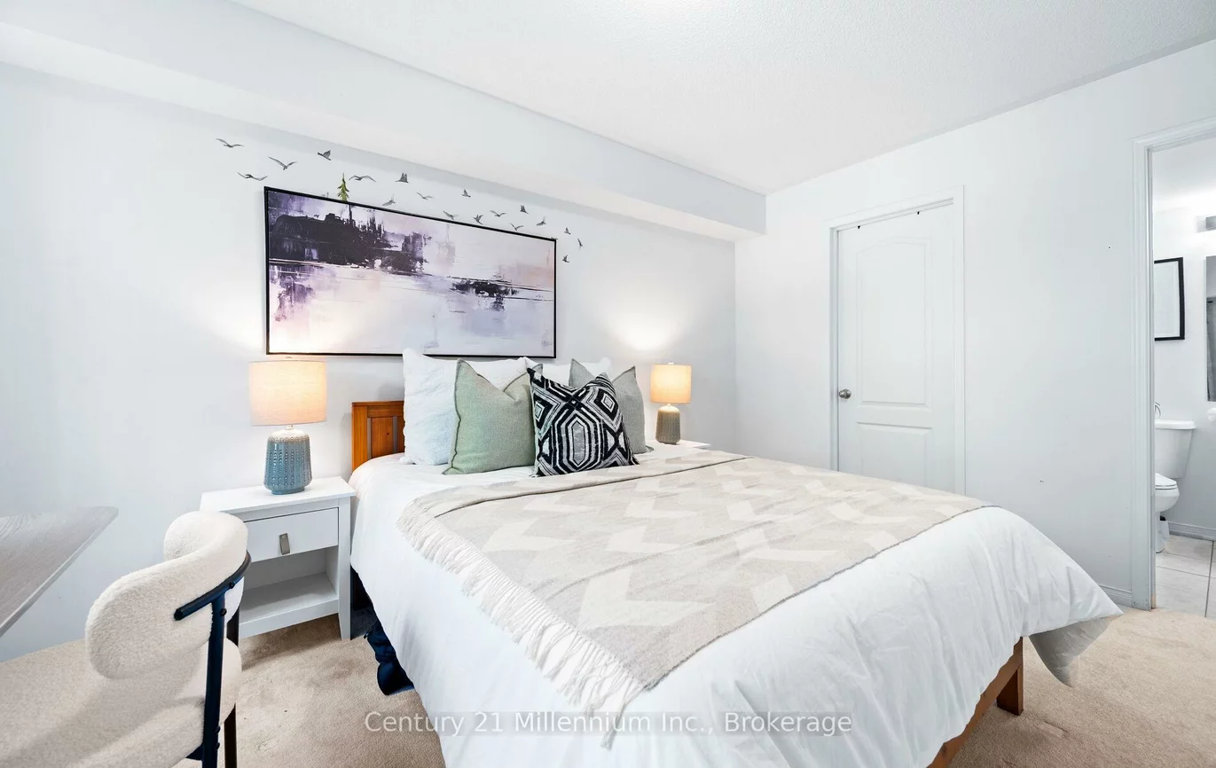 2460, Post, 1015 - RO River Oaks, Oakville