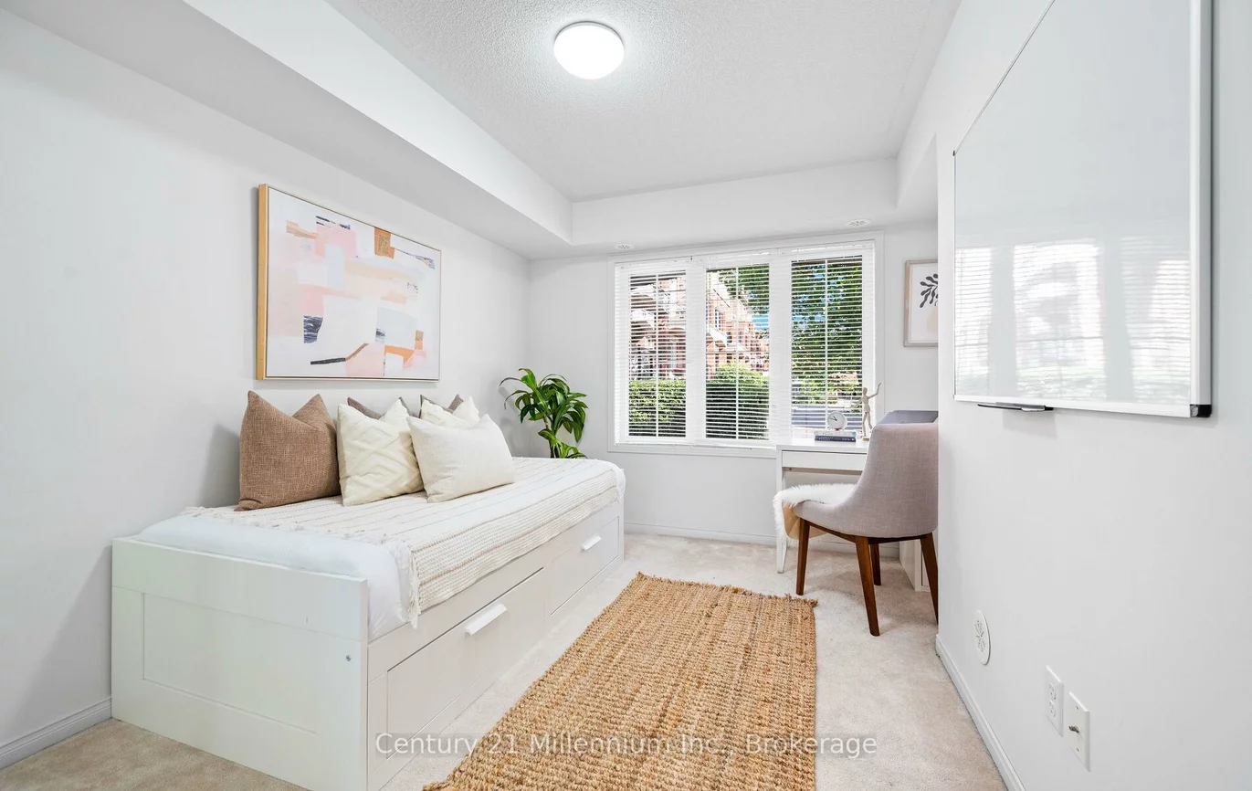 2460, Post, 1015 - RO River Oaks, Oakville