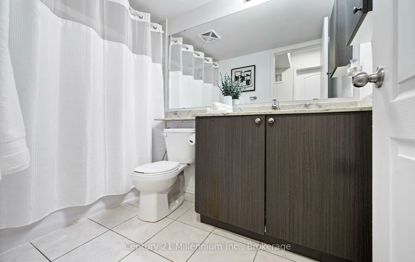 2460, Post, 1015 - RO River Oaks, Oakville