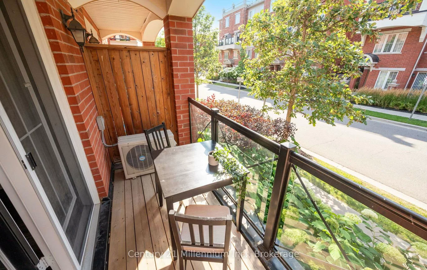 2460, Post, 1015 - RO River Oaks, Oakville