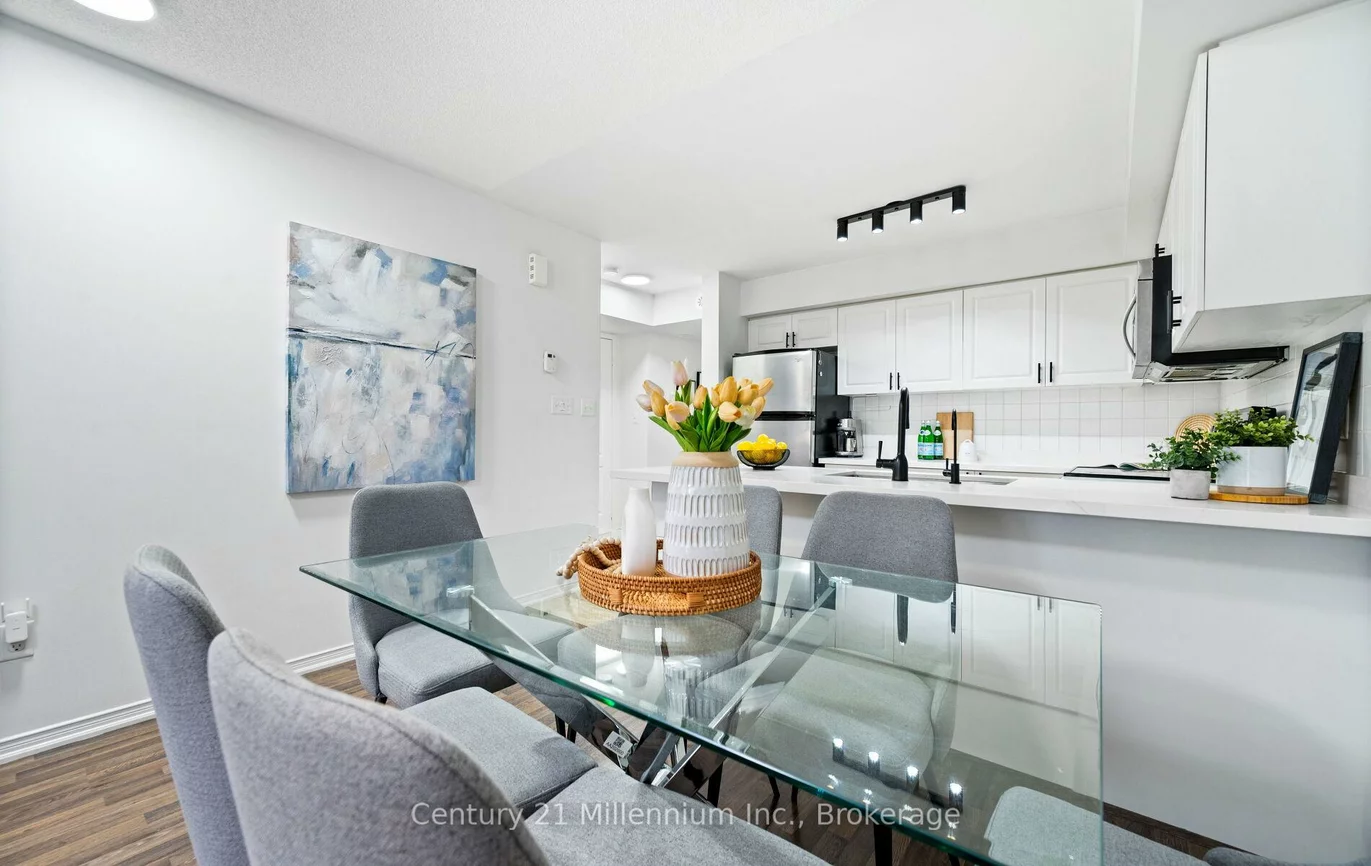 2460, Post, 1015 - RO River Oaks, Oakville