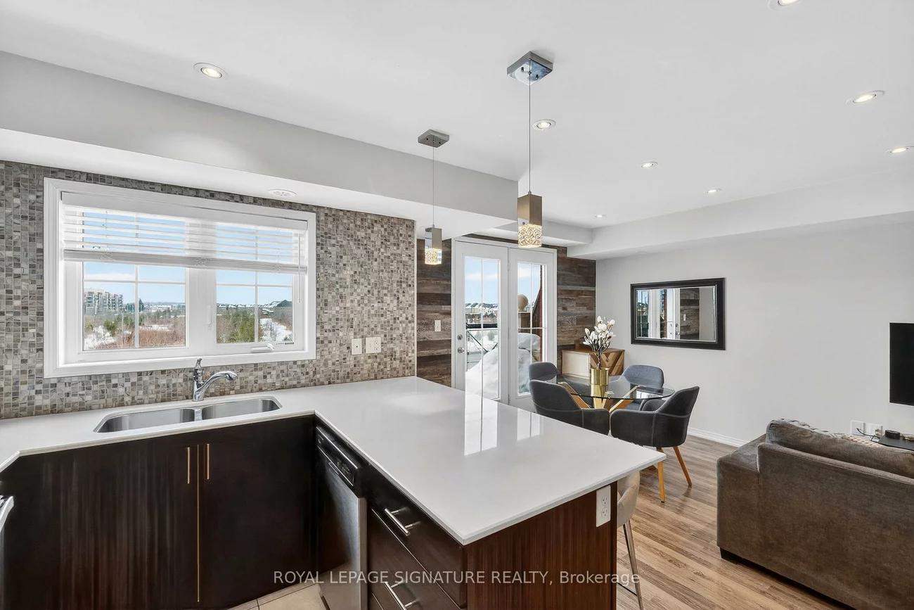 2508, Post, 1015 - RO River Oaks, Oakville