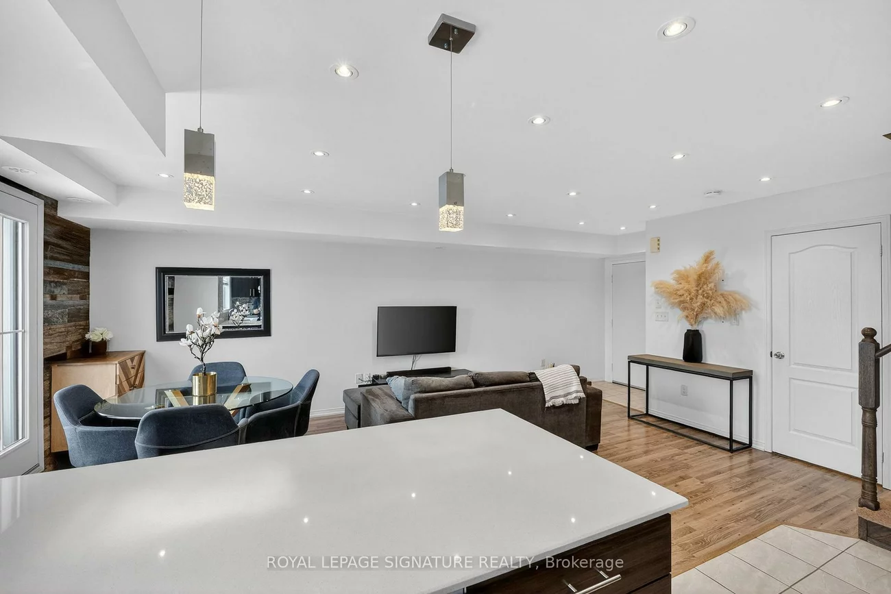 2508, Post, 1015 - RO River Oaks, Oakville