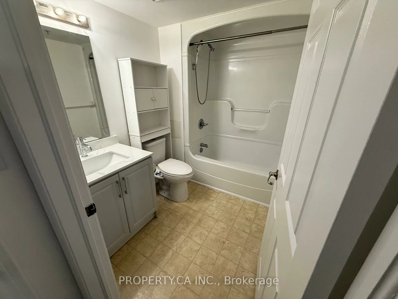 1460, Bishops, 1007 - GA Glen Abbey, Oakville