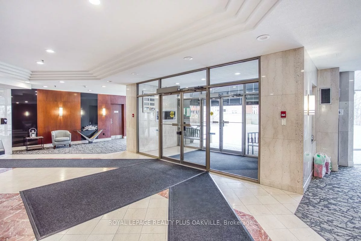 2511, Lakeshore, 1001 - BR Bronte, Oakville