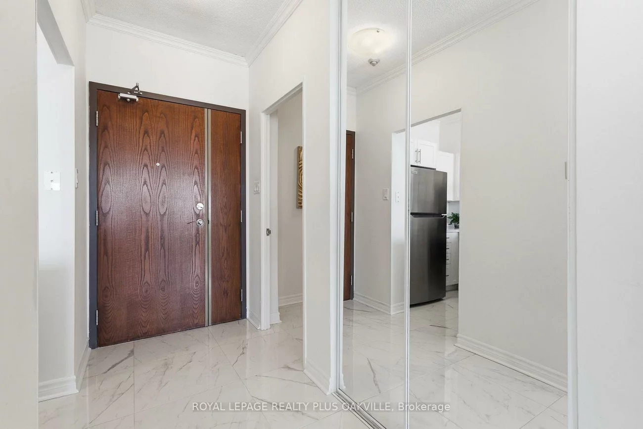 2511, Lakeshore, 1001 - BR Bronte, Oakville