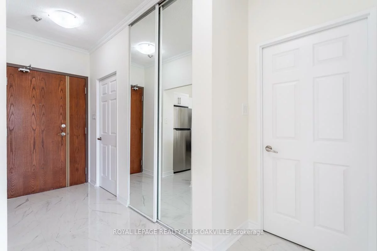 2511, Lakeshore, 1001 - BR Bronte, Oakville