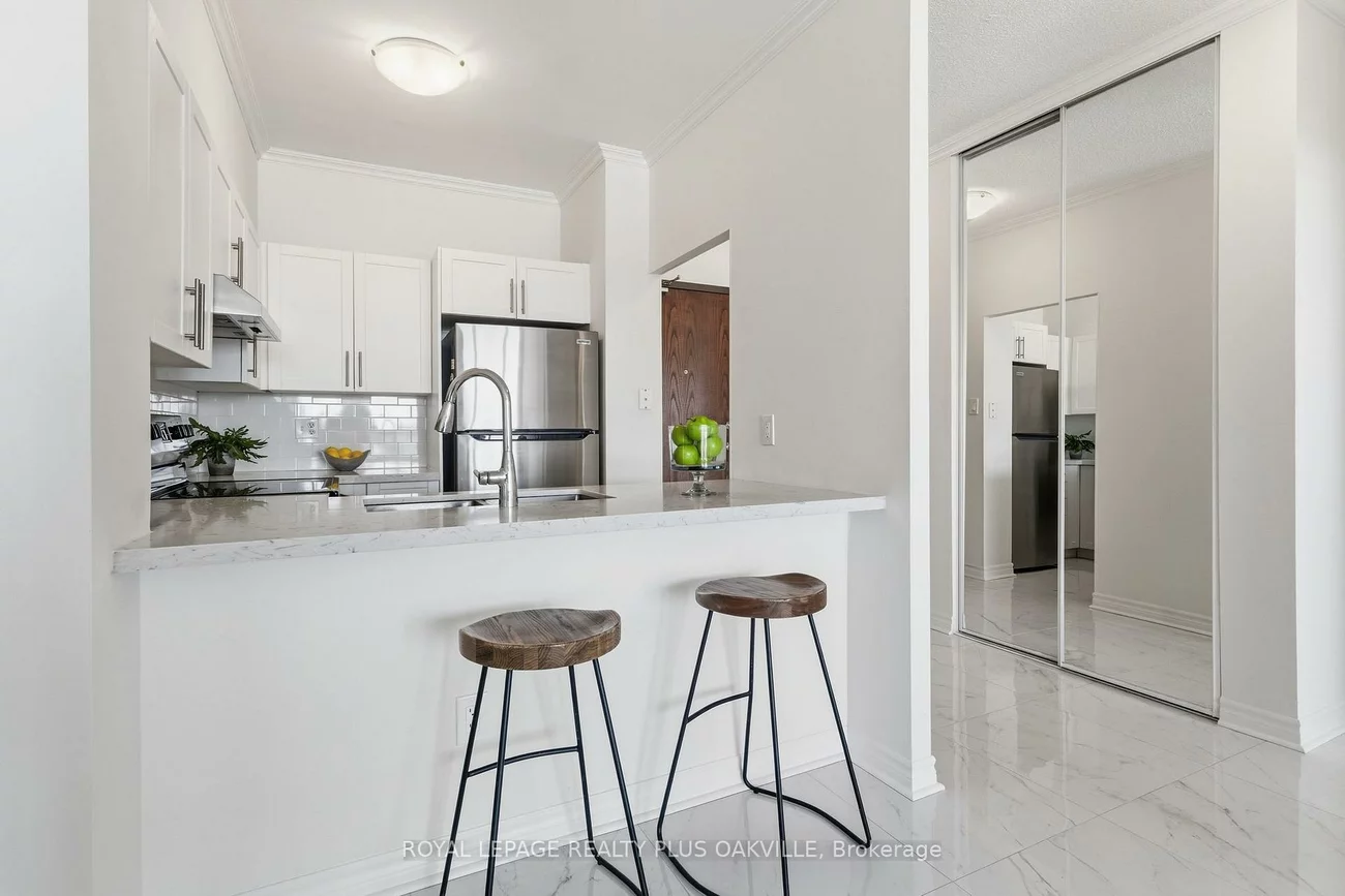 2511, Lakeshore, 1001 - BR Bronte, Oakville