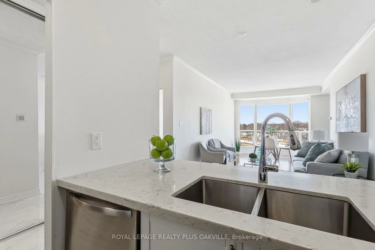 2511, Lakeshore, 1001 - BR Bronte, Oakville