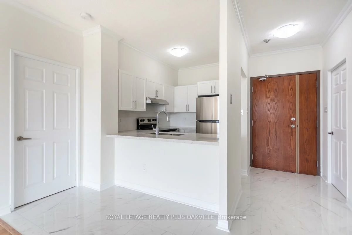 2511, Lakeshore, 1001 - BR Bronte, Oakville