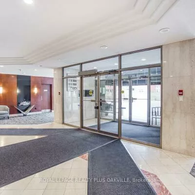 2511, Lakeshore, 1001 - BR Bronte, Oakville