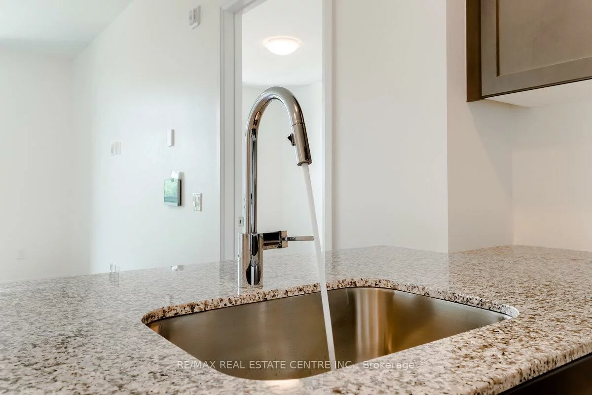 95, DUNDAS, 1008 - GO Glenorchy, Oakville