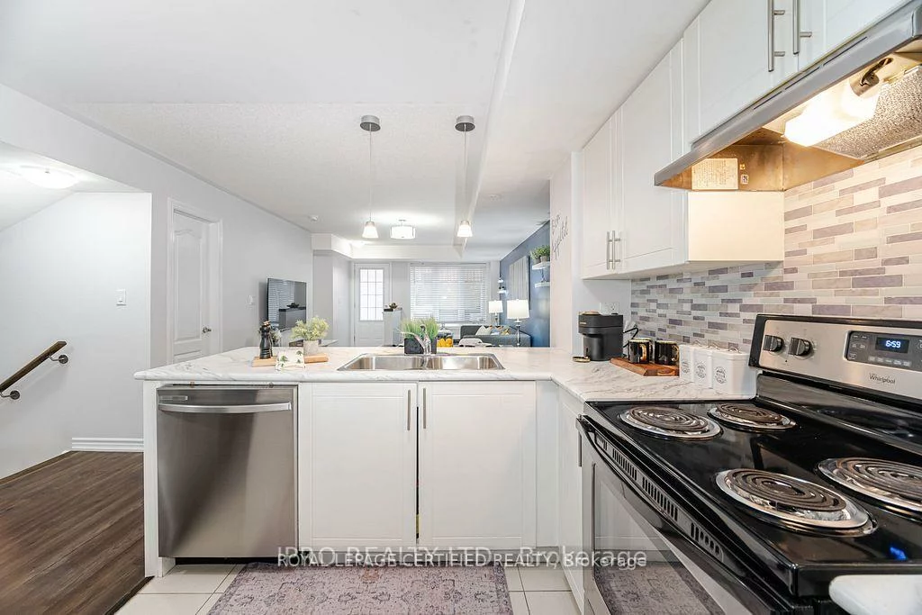 2420, Baronwood, 1019 - WM Westmount, Oakville