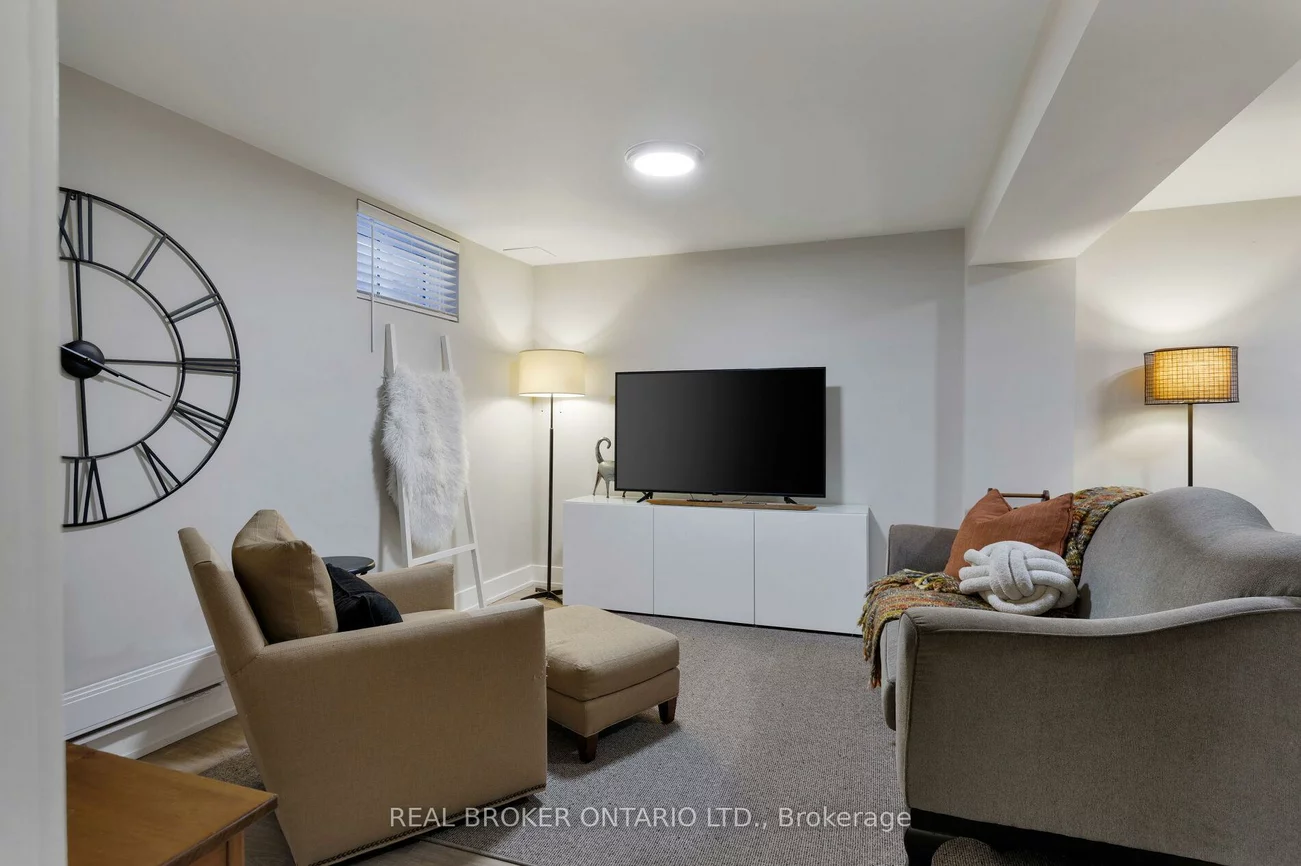 61, Sarah, 1001 - BR Bronte, Oakville