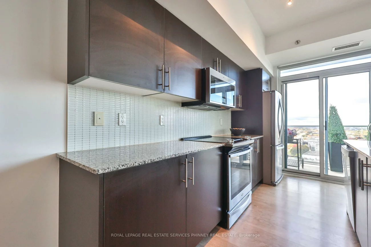 55, SPEERS, 1014 - QE Queen Elizabeth, Oakville