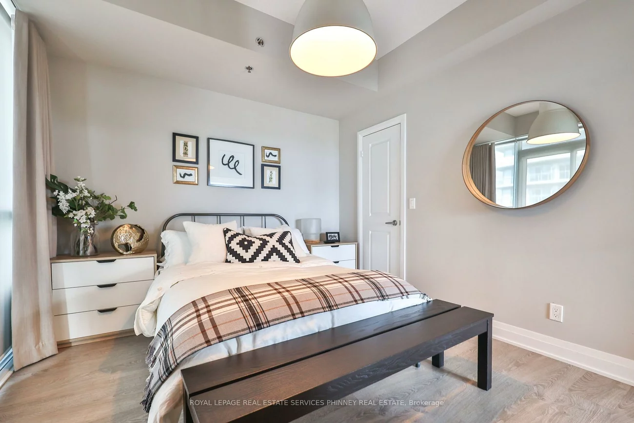 55, SPEERS, 1014 - QE Queen Elizabeth, Oakville