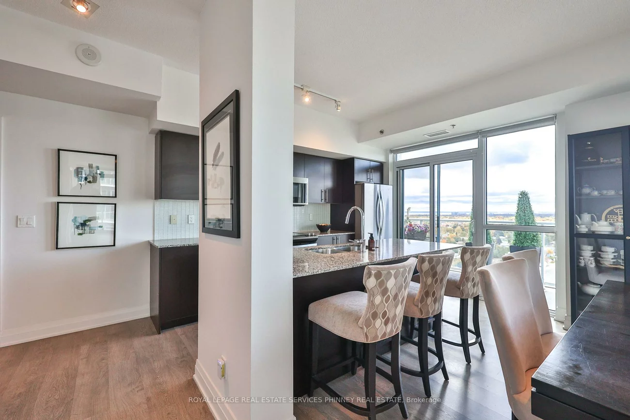 55, SPEERS, 1014 - QE Queen Elizabeth, Oakville