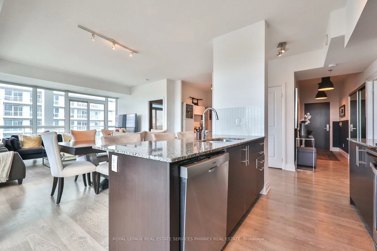 55, SPEERS, 1014 - QE Queen Elizabeth, Oakville