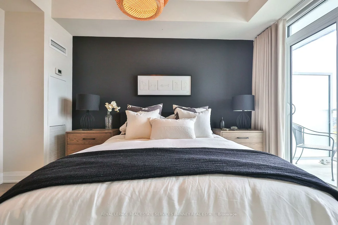 55, SPEERS, 1014 - QE Queen Elizabeth, Oakville