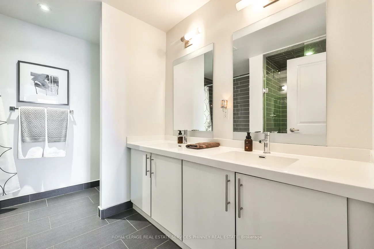 55, SPEERS, 1014 - QE Queen Elizabeth, Oakville