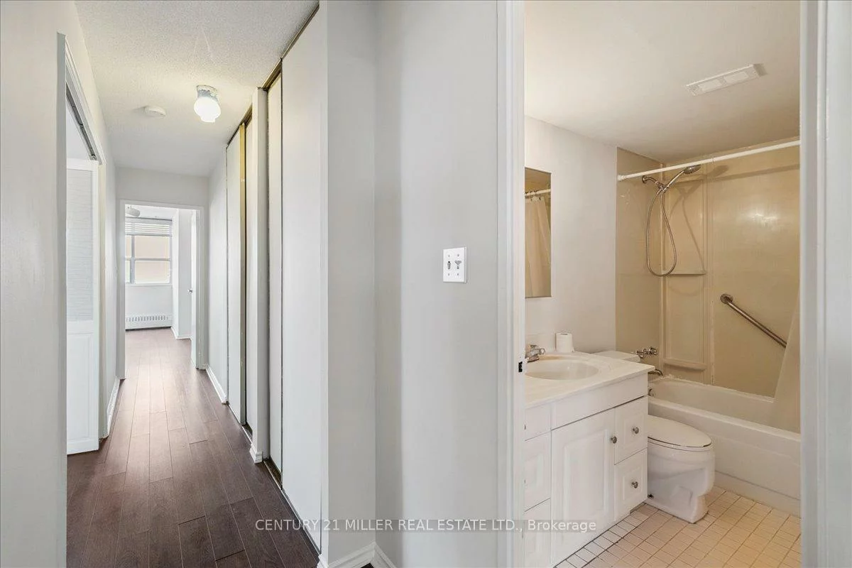 2263, Marine, 1001 - BR Bronte, Oakville