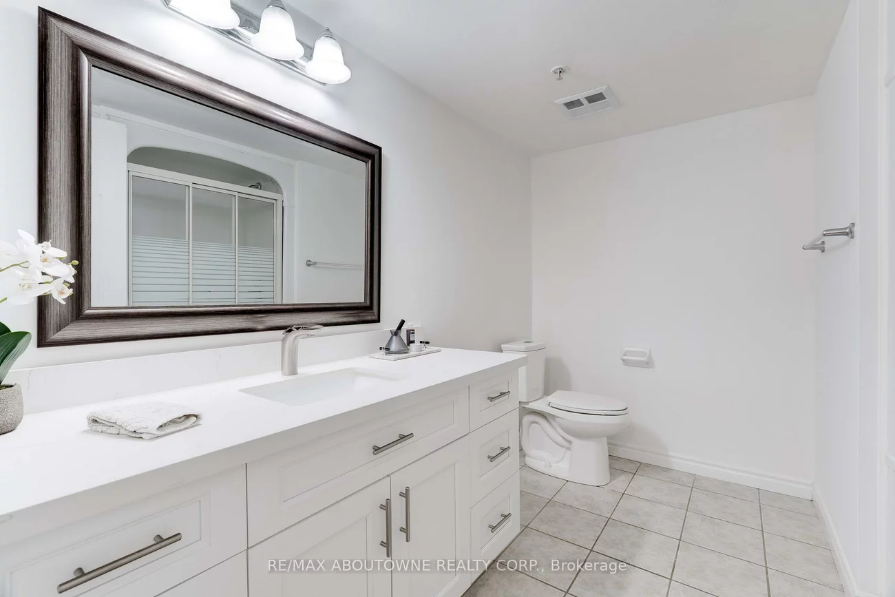 1460, Bishops, 1007 - GA Glen Abbey, Oakville