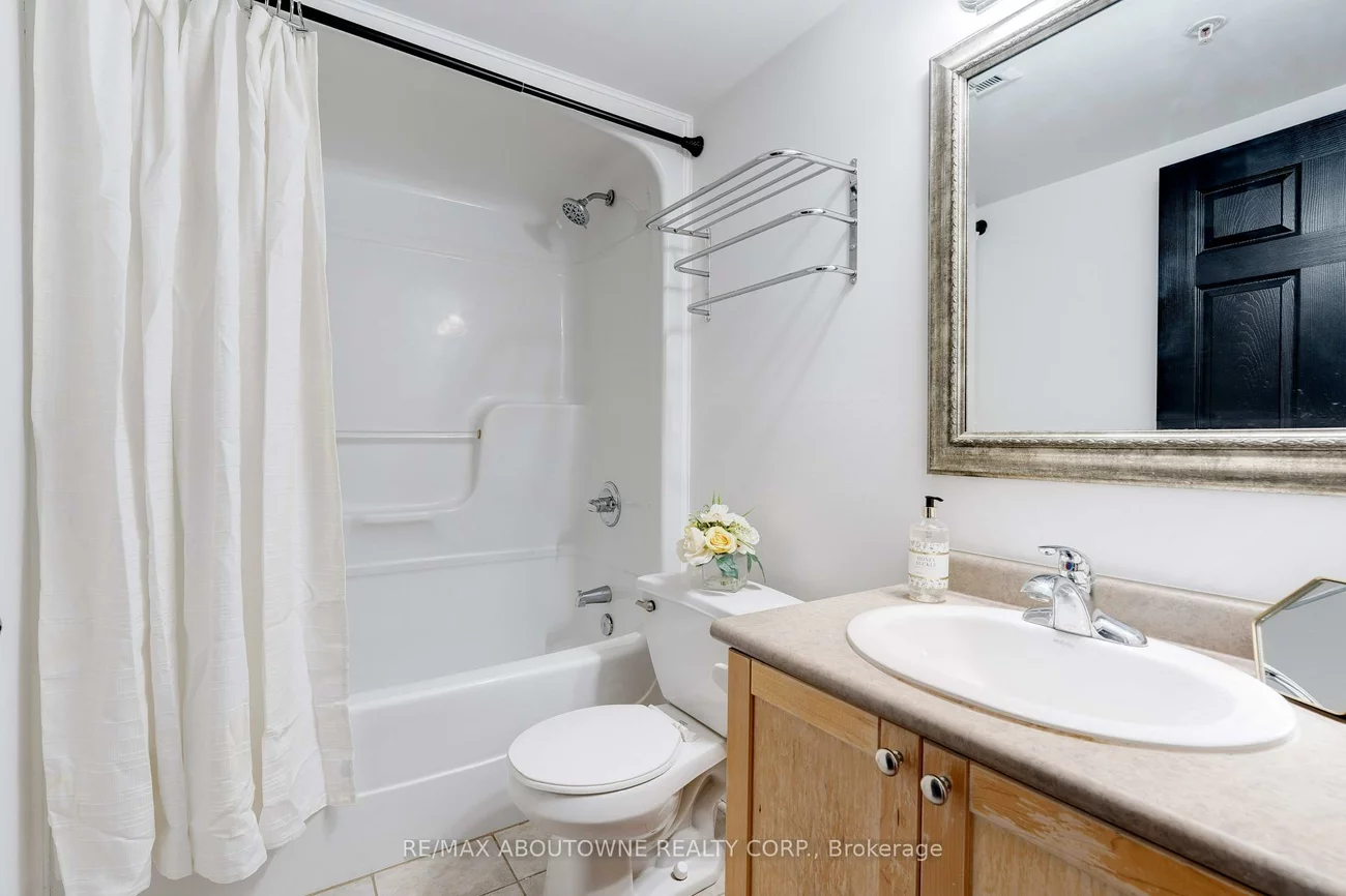 1460, Bishops, 1007 - GA Glen Abbey, Oakville