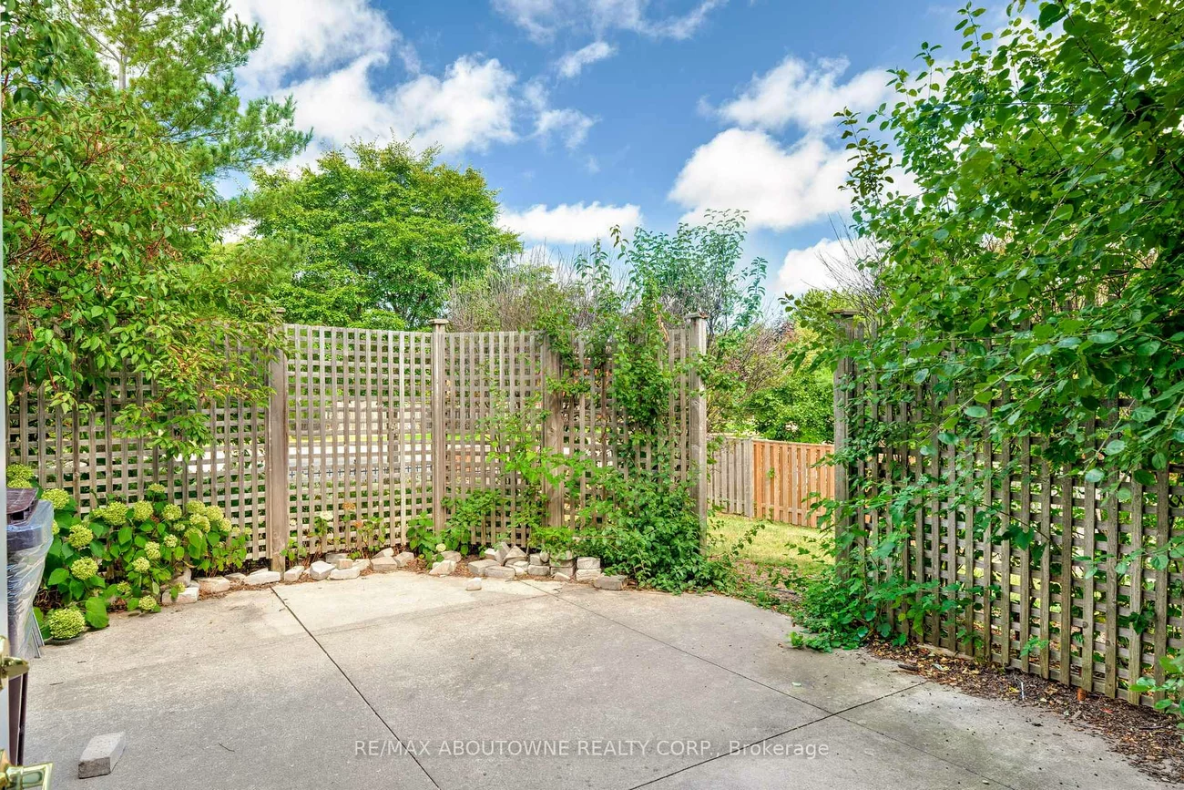 1460, Bishops, 1007 - GA Glen Abbey, Oakville