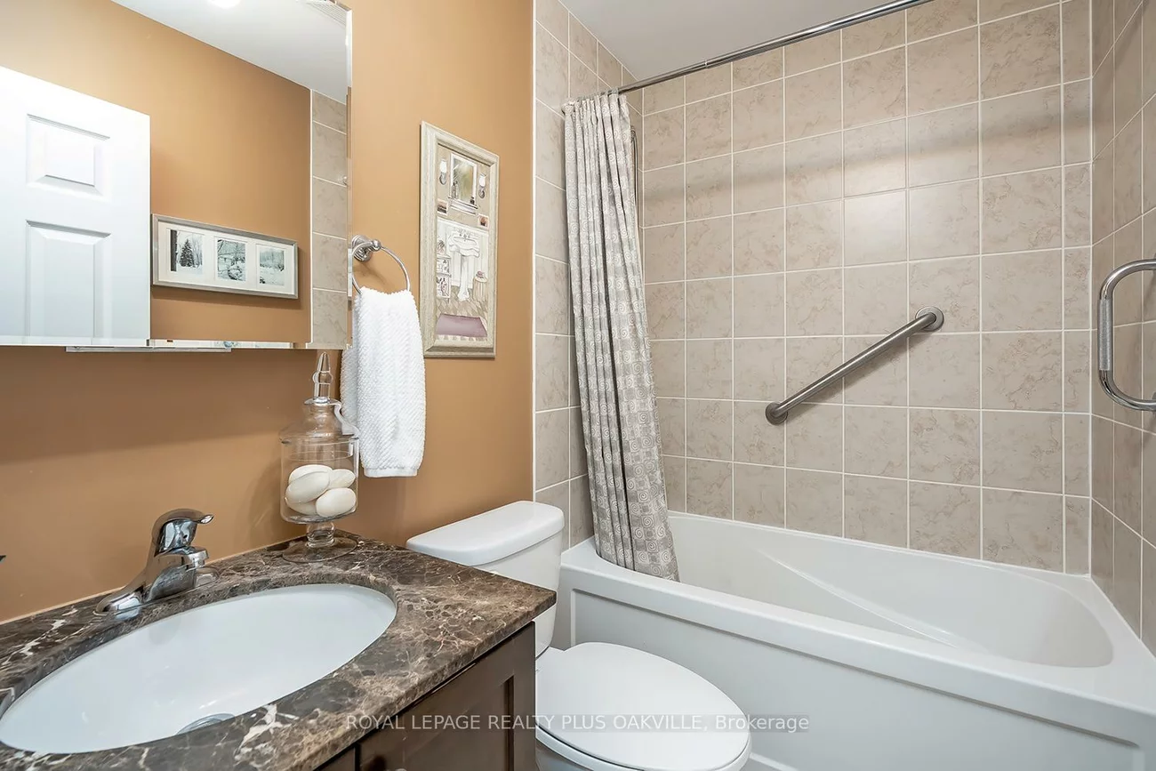 73, Washington, 1002 - CO Central, Oakville