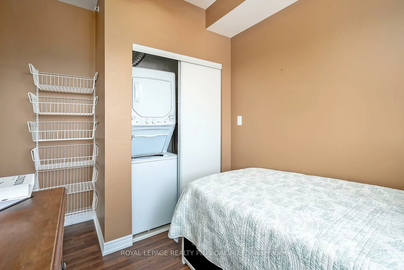 73, Washington, 1002 - CO Central, Oakville