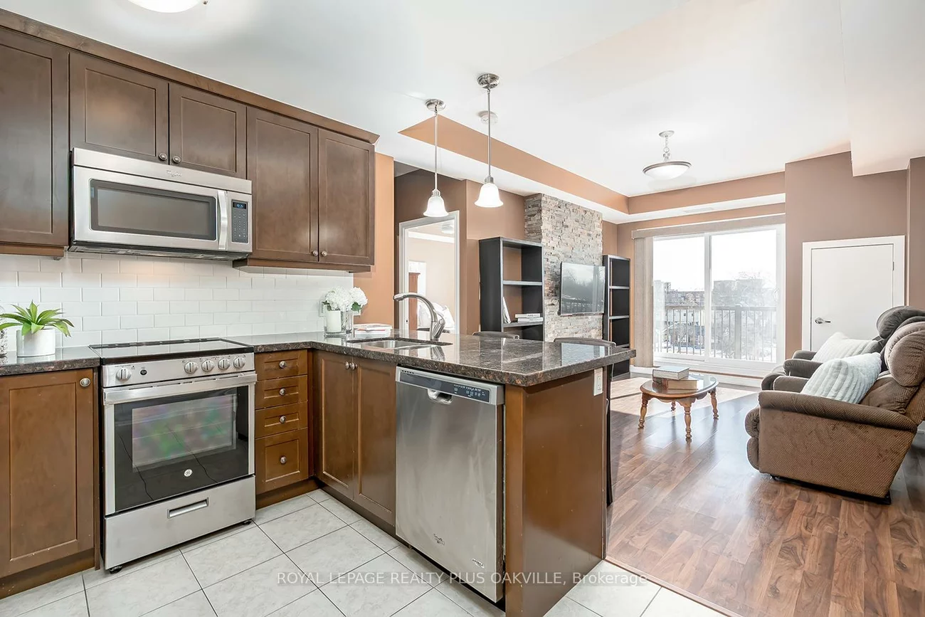 73, Washington, 1002 - CO Central, Oakville