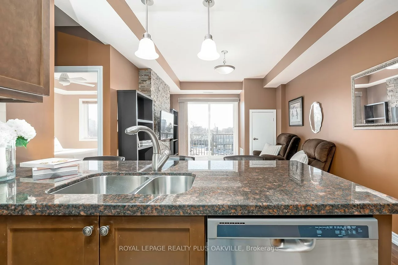 73, Washington, 1002 - CO Central, Oakville