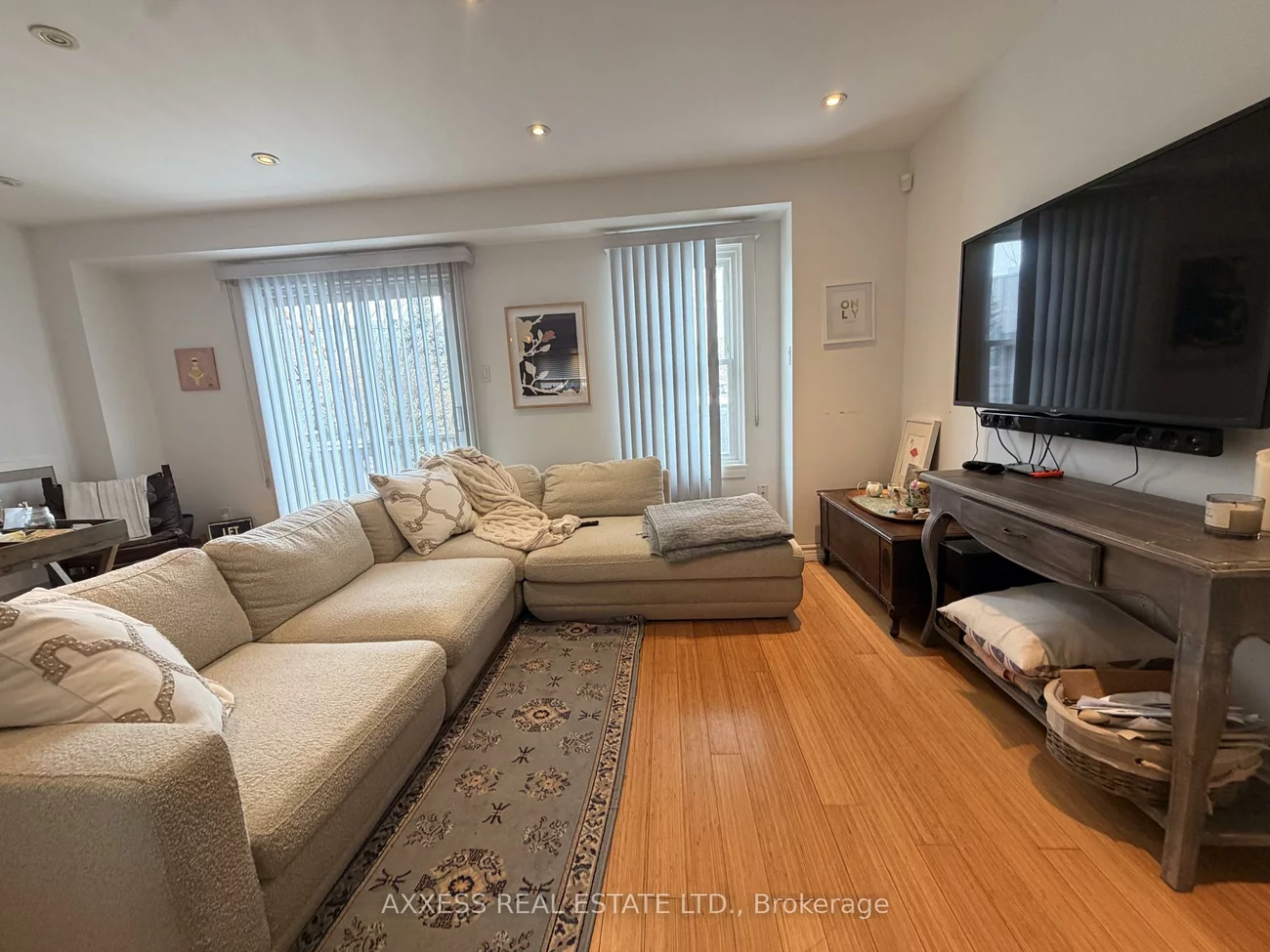 98, BROCK, 1002 - CO Central, Oakville