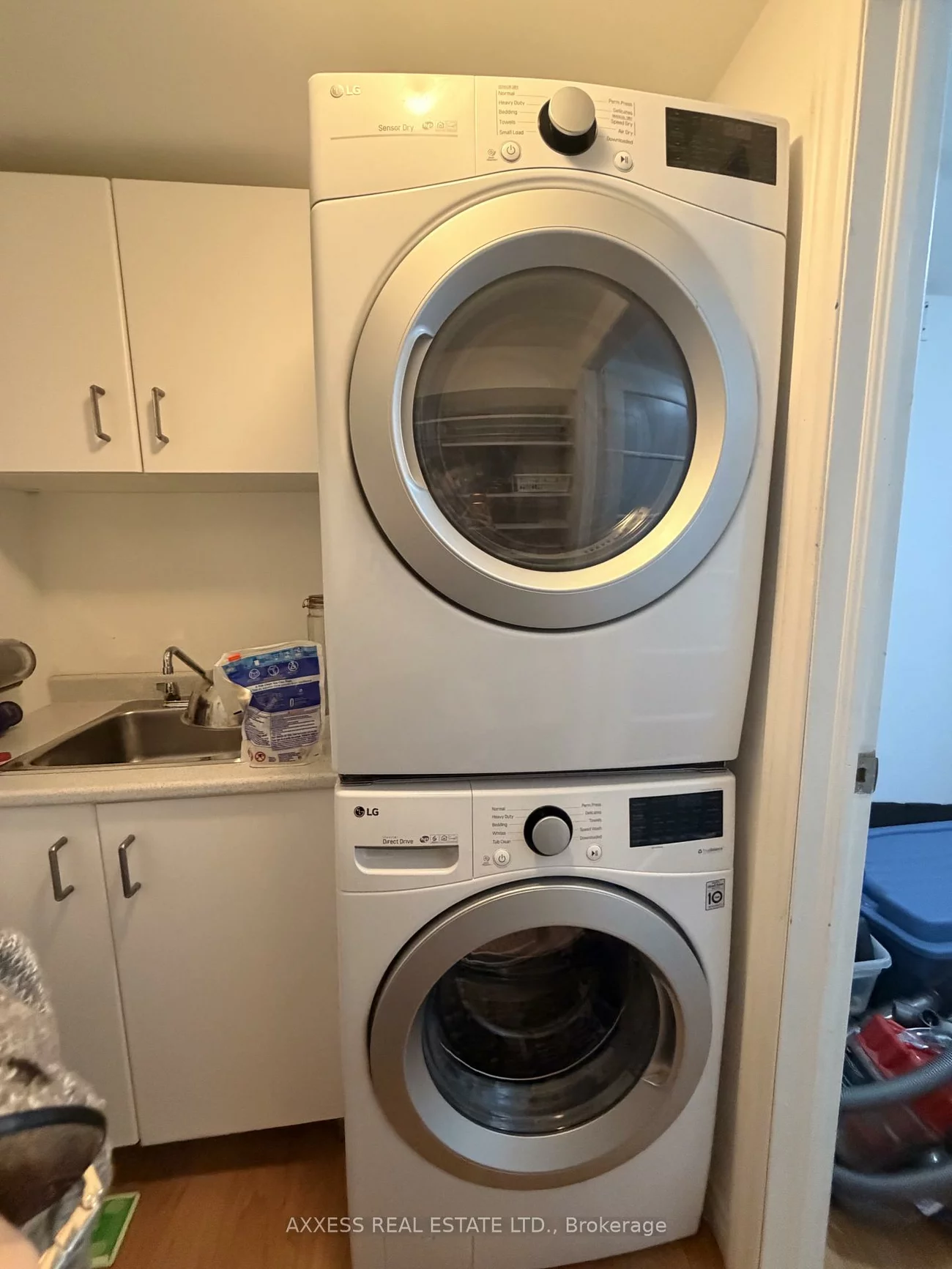 98, BROCK, 1002 - CO Central, Oakville