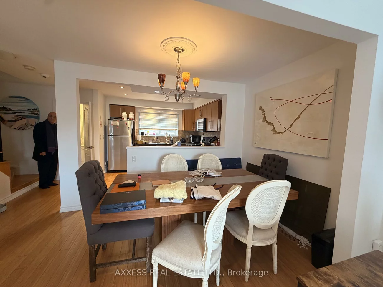 98, BROCK, 1002 - CO Central, Oakville