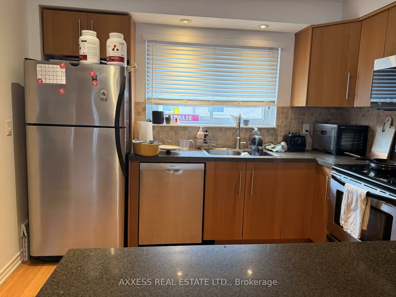 98, BROCK, 1002 - CO Central, Oakville