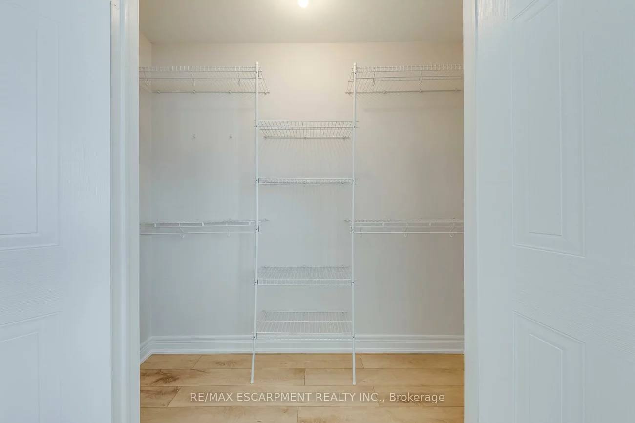 2350, Grand Ravine, 1015 - RO River Oaks, Oakville