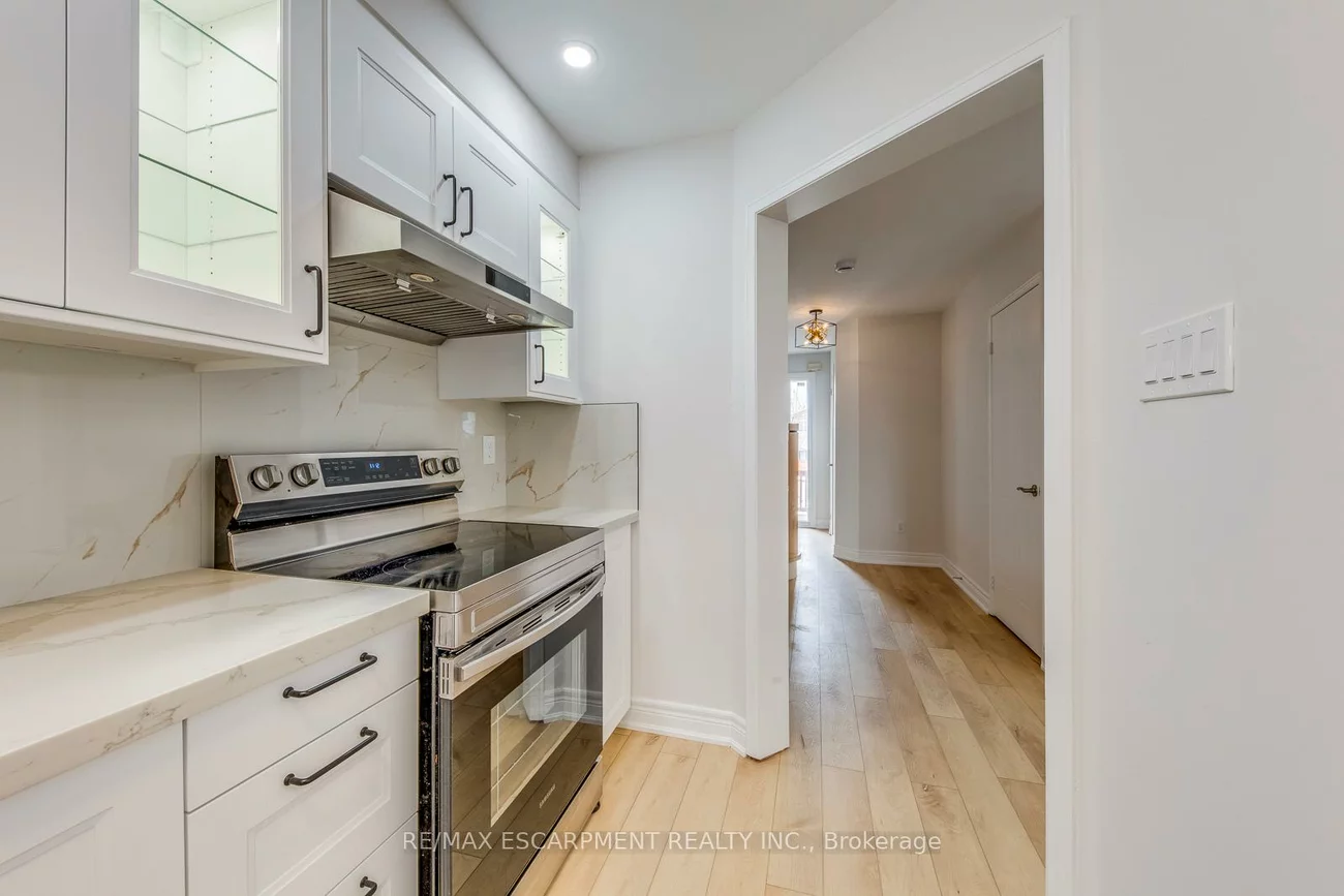 2350, Grand Ravine, 1015 - RO River Oaks, Oakville