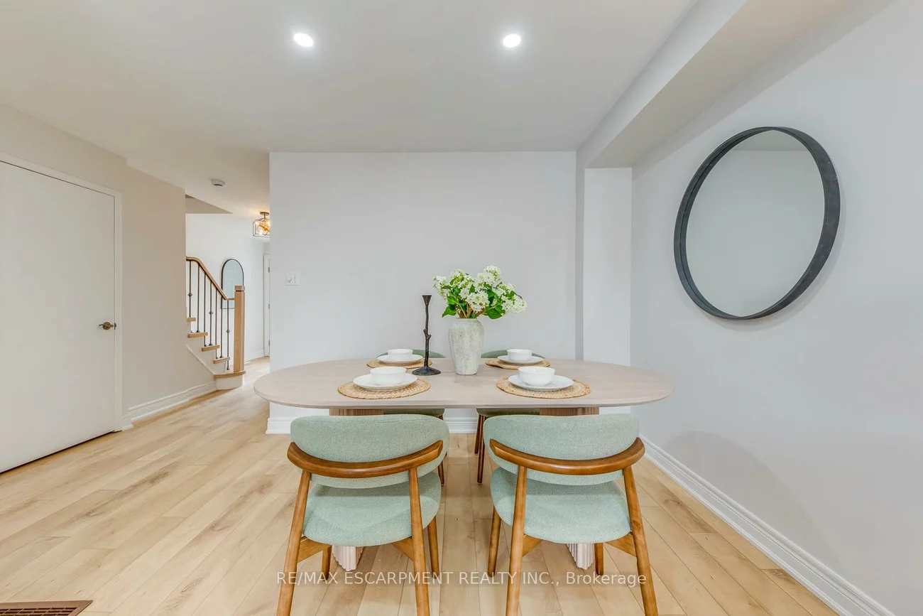 2350, Grand Ravine, 1015 - RO River Oaks, Oakville