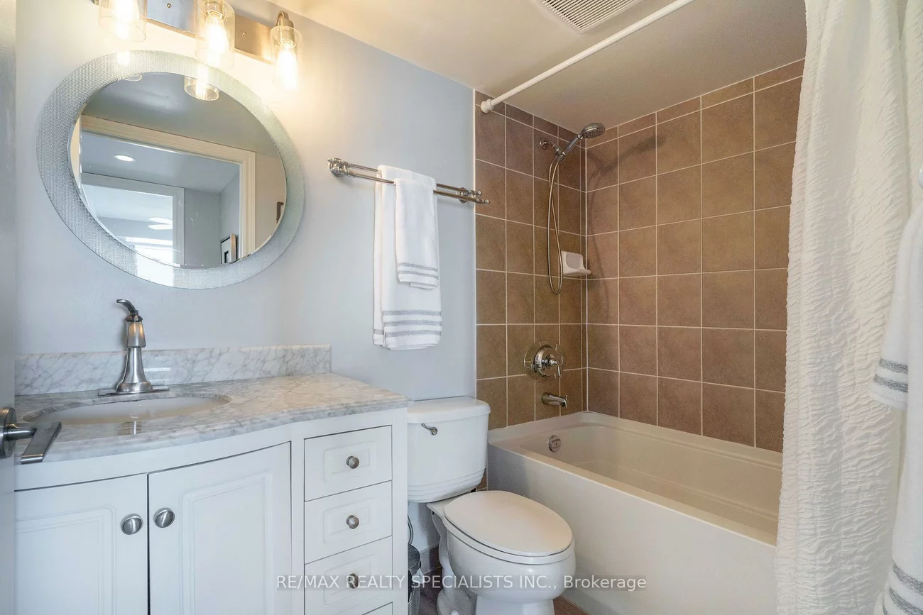 2325, Central Park, 1015 - RO River Oaks, Oakville