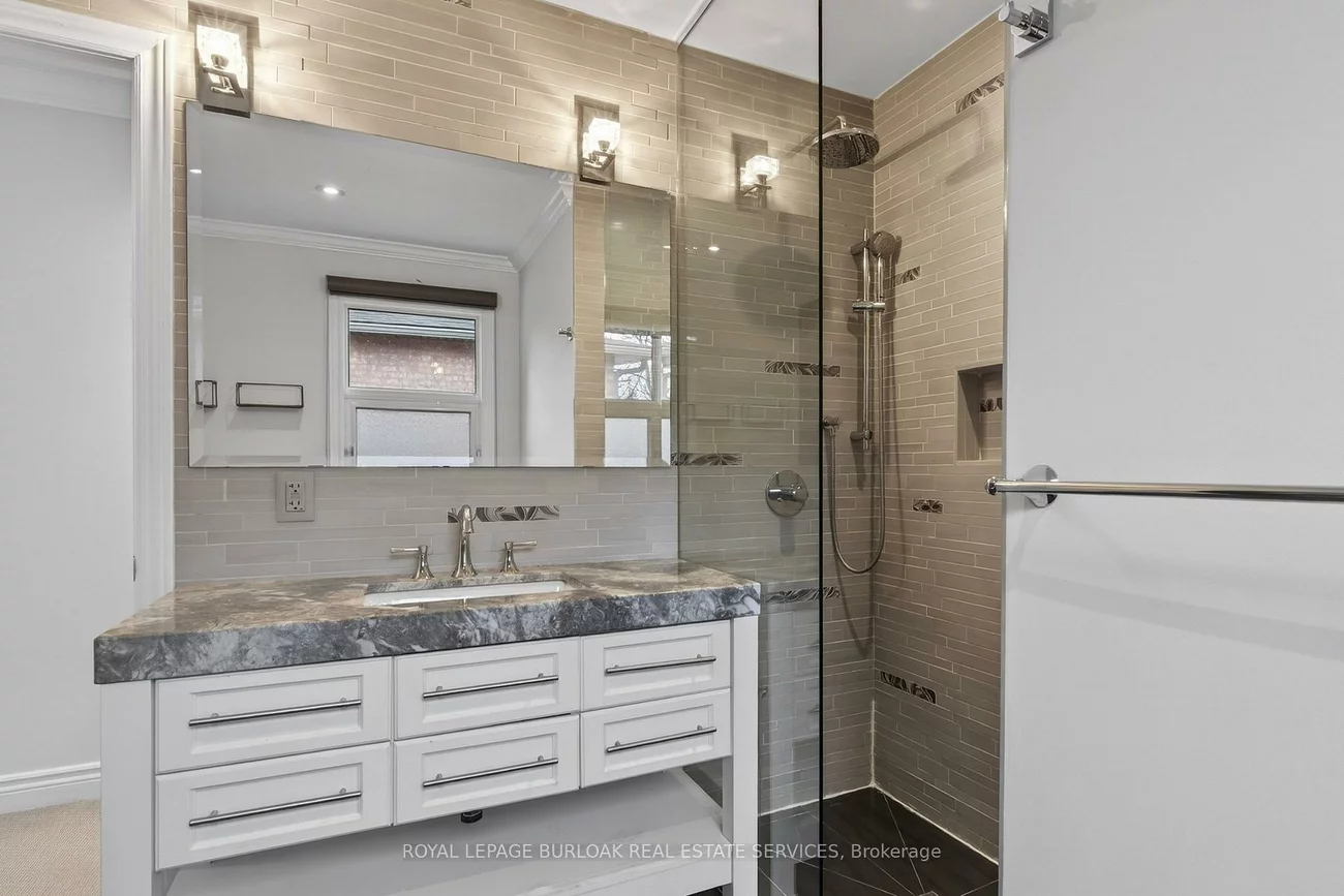 2065, Sixth, 1015 - RO River Oaks, Oakville