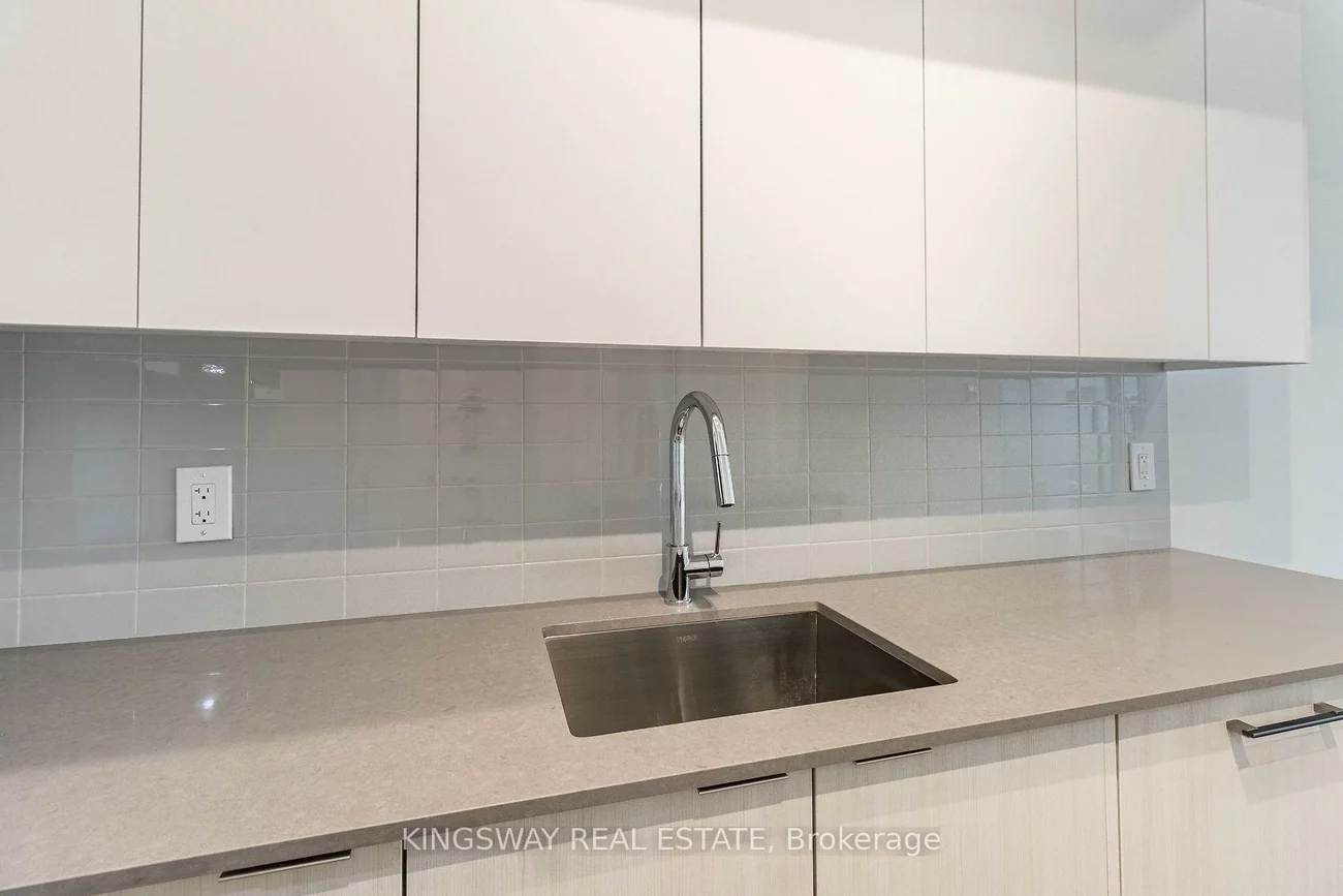 2485, Taunton, 1015 - RO River Oaks, Oakville