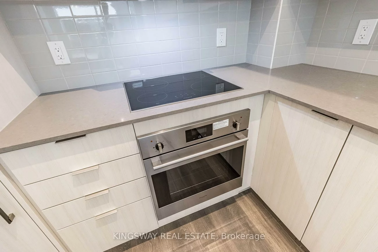 2485, Taunton, 1015 - RO River Oaks, Oakville