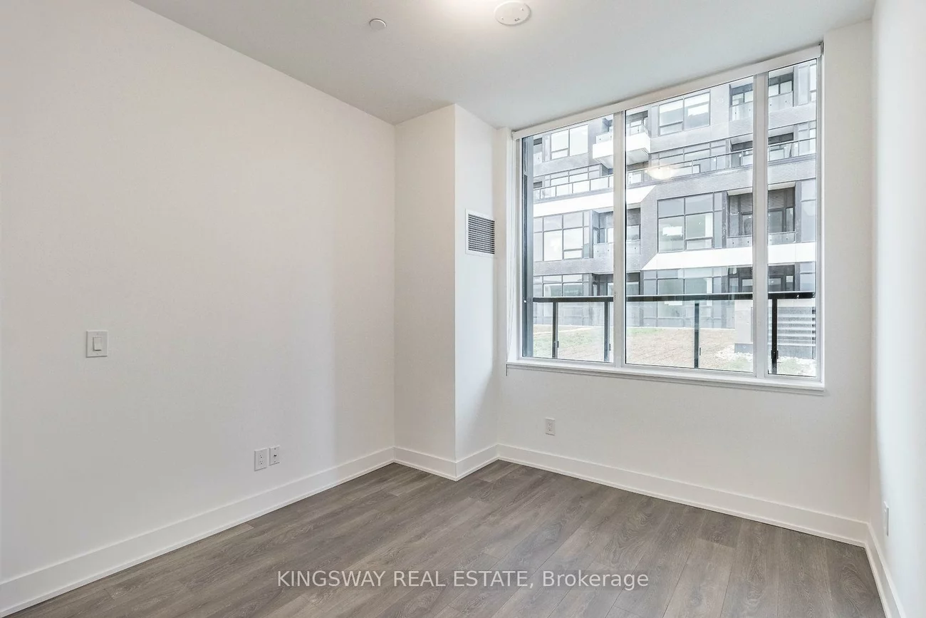 2485, Taunton, 1015 - RO River Oaks, Oakville