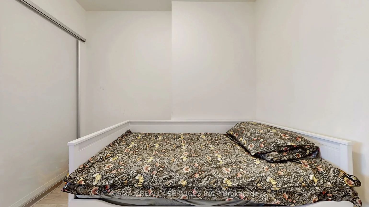 1415, Dundas, 1010 - JM Joshua Meadows, Oakville