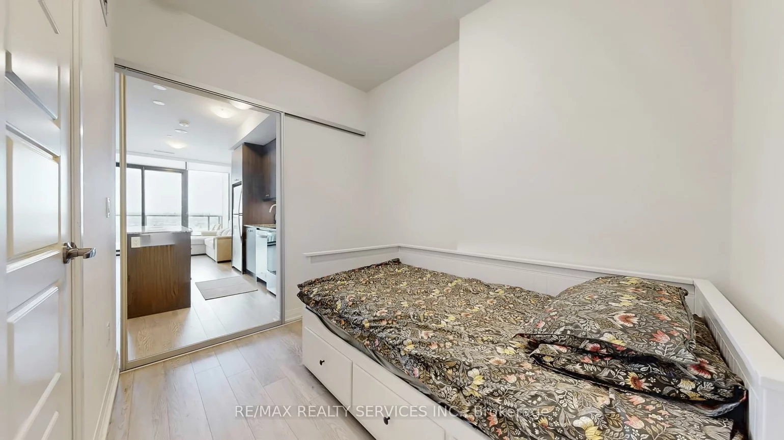 1415, Dundas, 1010 - JM Joshua Meadows, Oakville