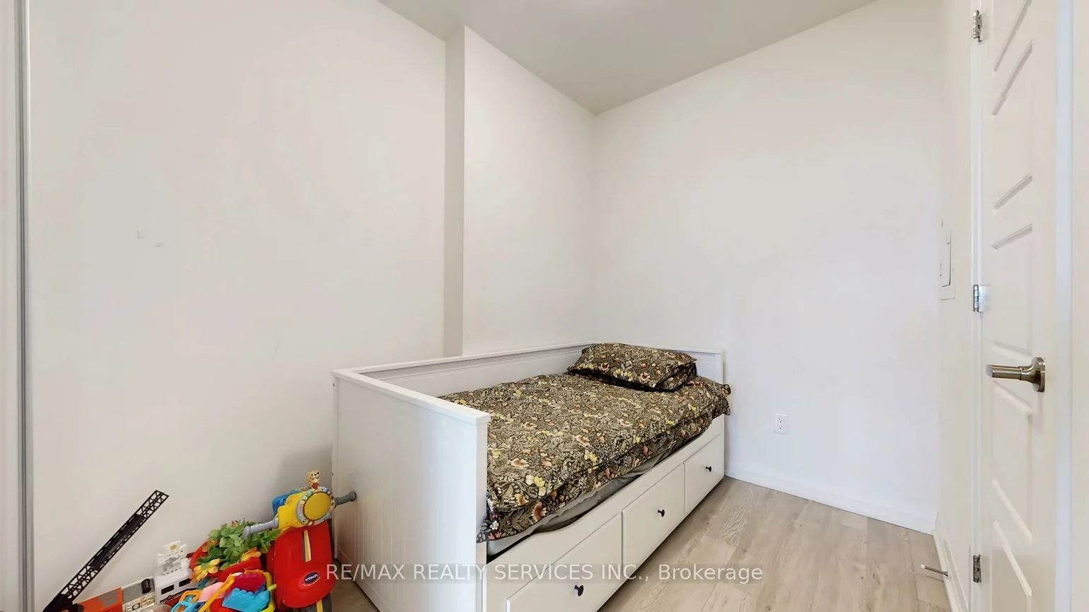 1415, Dundas, 1010 - JM Joshua Meadows, Oakville